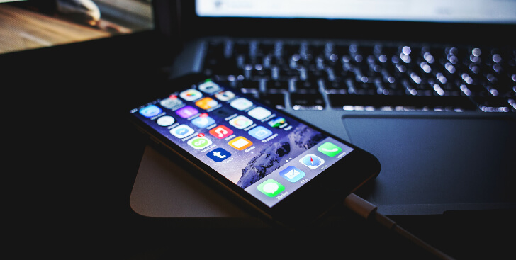 iphone-charging-macbook-black.jpg